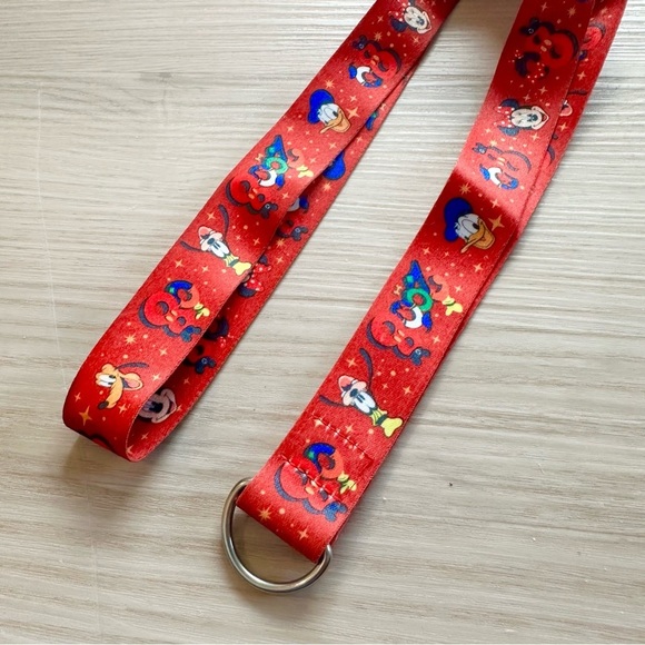 Vintage Disney Pin Lanyard - Picture 2 of 3